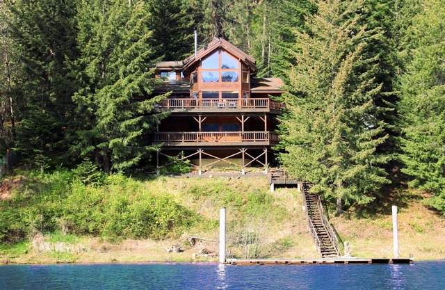 Spectacular 3-Story 7BR CDA Lakefront w-Dock, Hot Tub on Secluded Powderhorn Bay