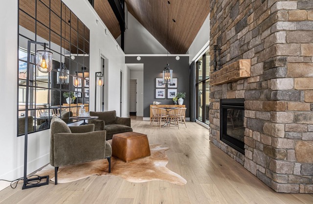 Spectacular 8-BDRM, 8-BATH Mountain Retreat!