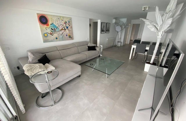 Spectacular apartment with sea views! Near Barcelona