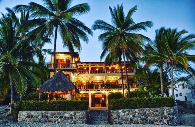 Spectacular Casa Coco, Private Beachfront Villa in Vallarta/Bucerias, Mexico