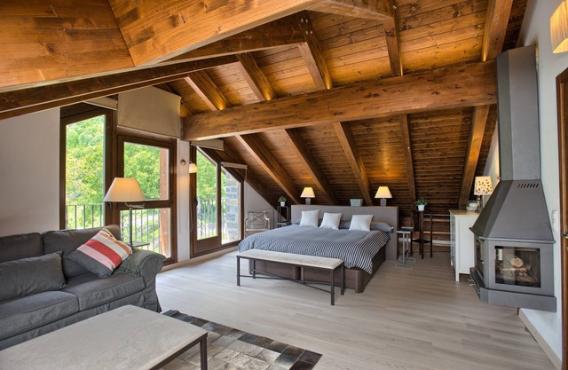 SPECTACULAR DUPLEX.