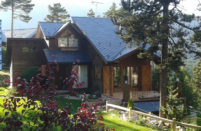 Spectacular wooden house in ski resort Port de comte