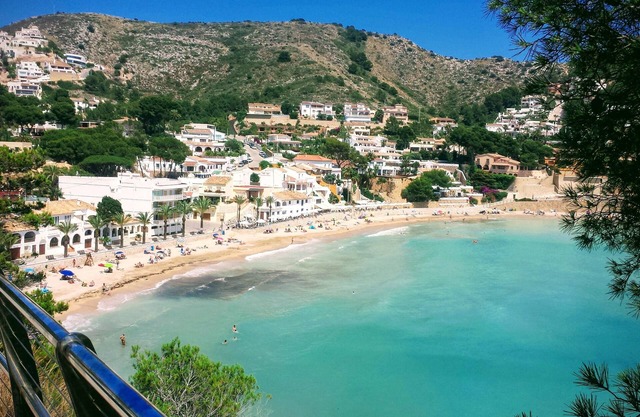 Spectacular Frontline Apt Sea Views 2mins Walk to Beach/5mins to Moraira