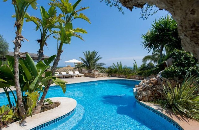 Spectacular house for 10 people with air conditioning, private pool, wifi