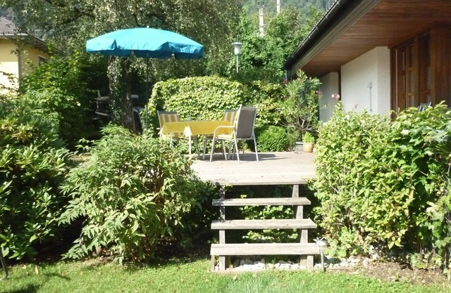 Spectacular lake house with private beach, bathing jetty and a large garden