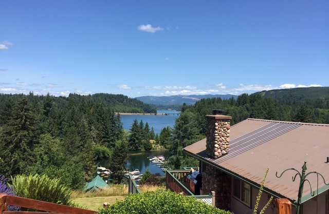Spectacular lake view!