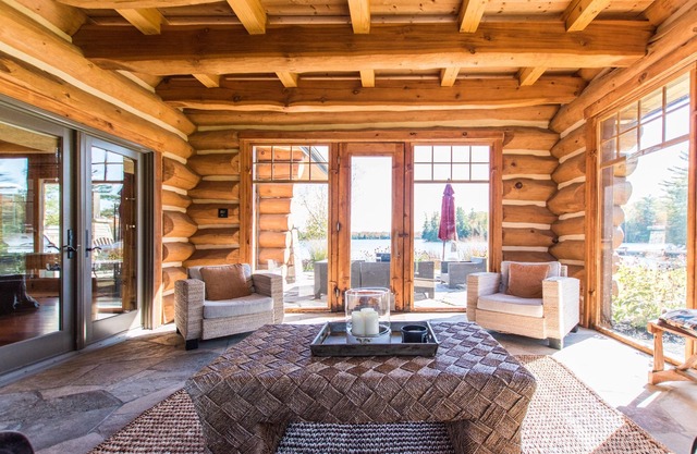 Spectacular Log and Timber Frame Retreat