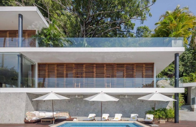 Spectacular house in Las Brisas with beautiful view