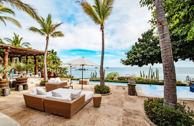 Spectacular Ocean Front Villa in Mexico´s most exclusive and private resort
