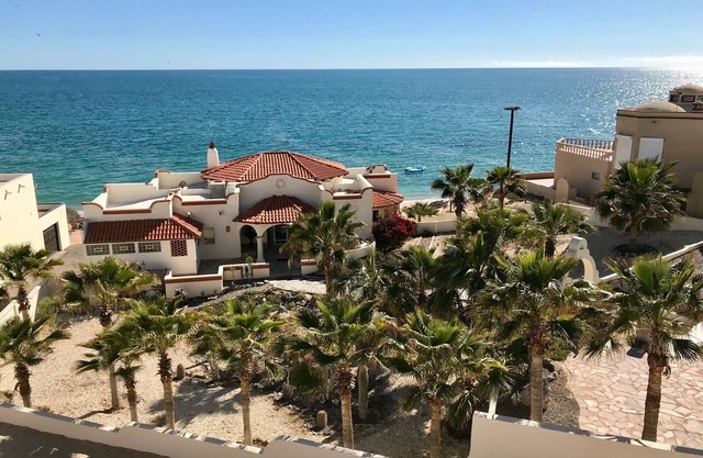 Spectacular Ocean Front Home meta name='google-translate-customization
