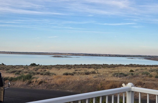 Spectacular Potholes Views from Private Deck_3BR Retreat