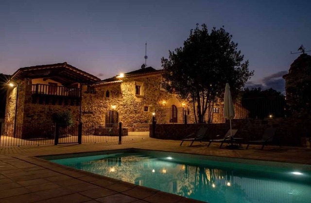 Spectacular rural farmhouse - relax in Brunyola