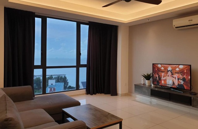 Spectacular Seaview 2 Bedroom Condo Georgetown 超级海景双房公寓