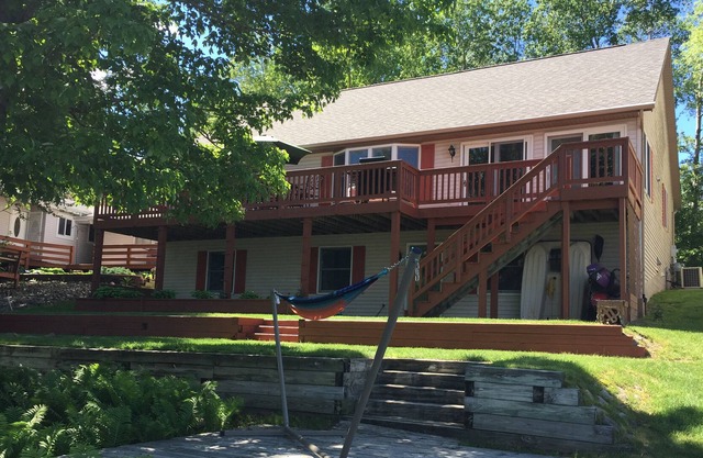 Spectacular setting with fantastic views of MainCanadian Lake.