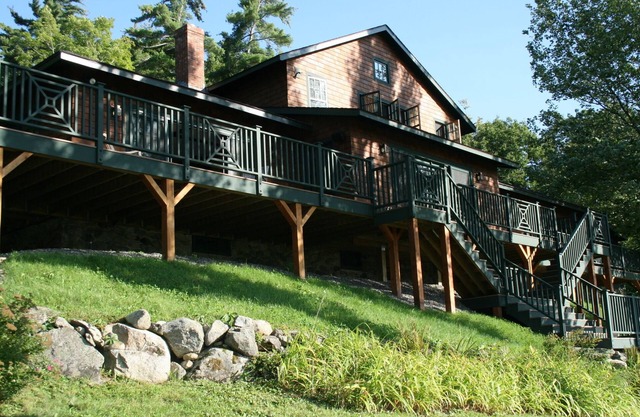 Spectacular Squam Lake, NH 6 BR House-tennis/pickle court, dock, private beach