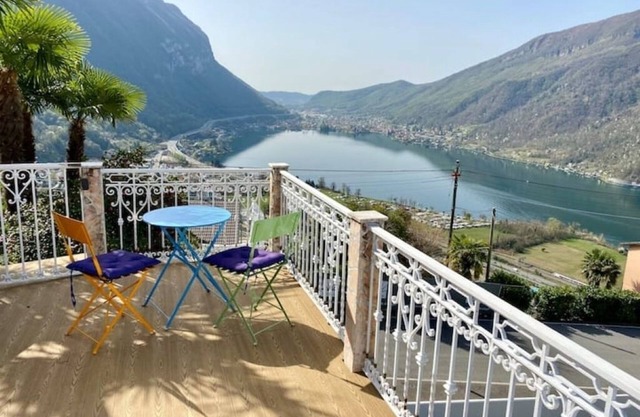 Spectacular view on lake Lugano-one-room apartment