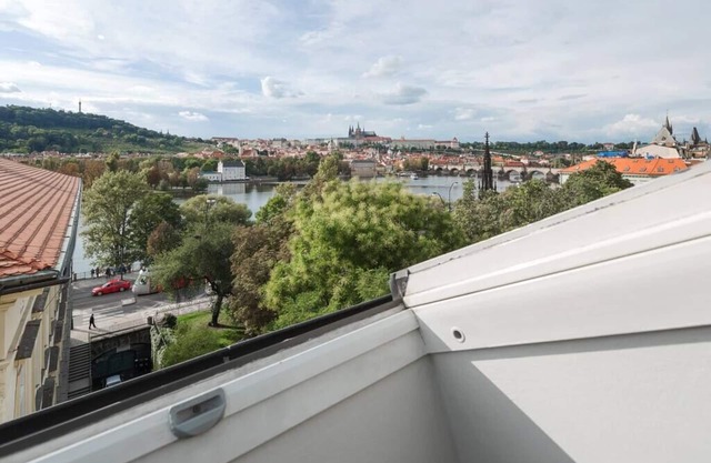 SPECTACULAR views guaranteed with A/C!