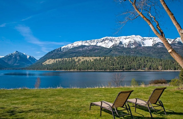 Spectacular Views of Wallowa Lake & Mountains w/Gas Fireplace & Large Yard