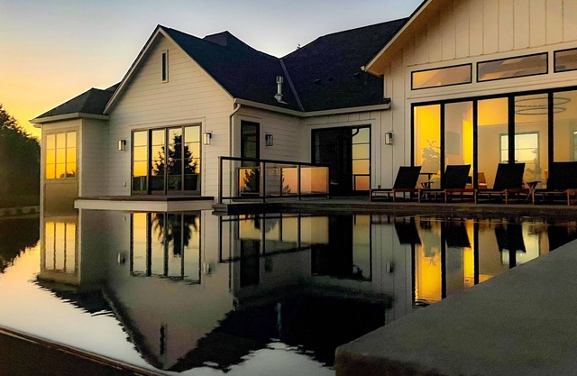 Spectacular Views With Infinity Pool