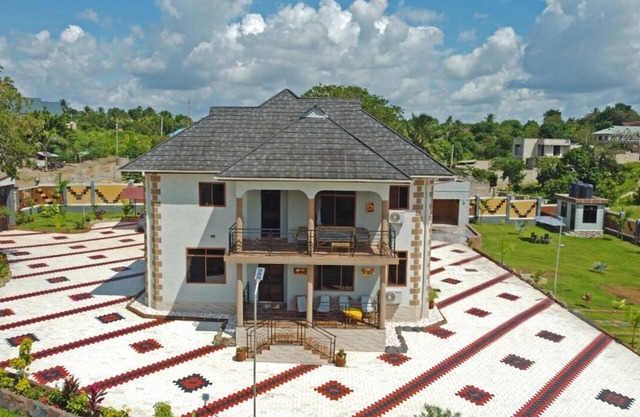 Spencer Villa Sleeps 10 with Pool