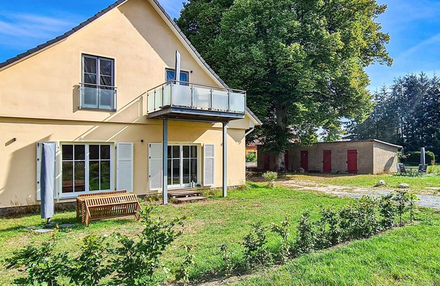 Spend a relaxing vacation in this beautiful apartment with proximity to nature and several activitie