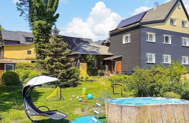 Spend a relaxing vacation close to nature in this appealing vacation apartment.
