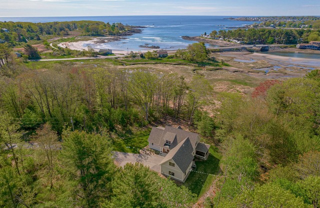 Spend your holidays by the Sea. What a beautiful opportunity to stay and celebrate in Maine.