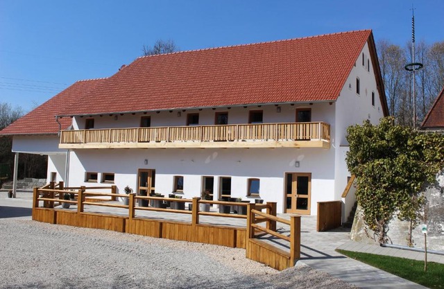 SPIEGLHOF apart
