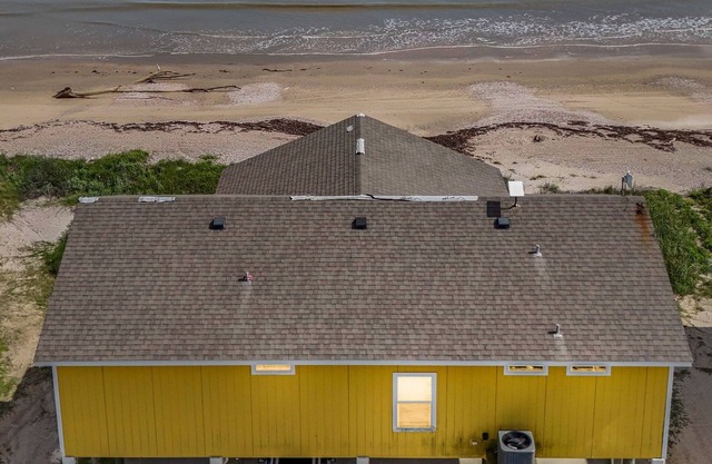 Splash Spacious 3BD 3bath Beachfront! Steps to Beach!