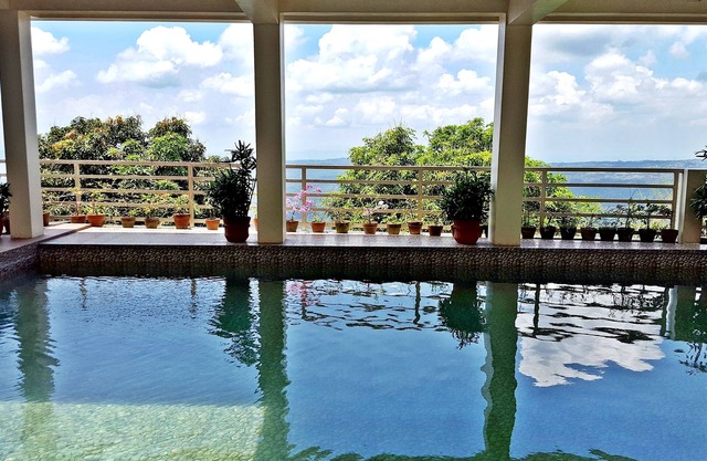 Splash Suites Hotel Tagaytay