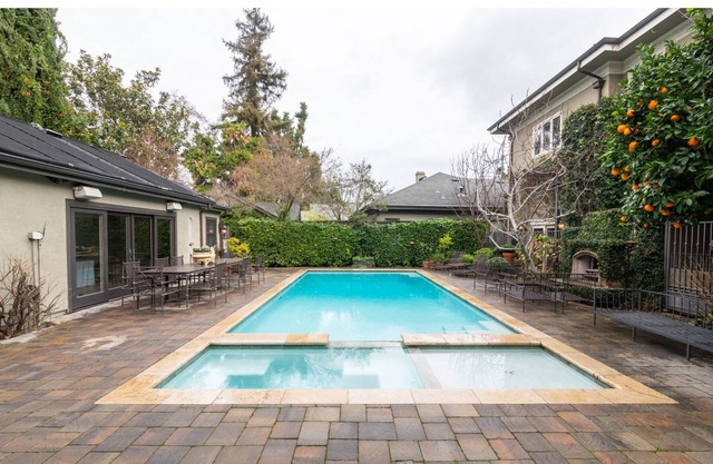 Splashpad. Steps from downtown and dining, shops and Starbucks. Walkable