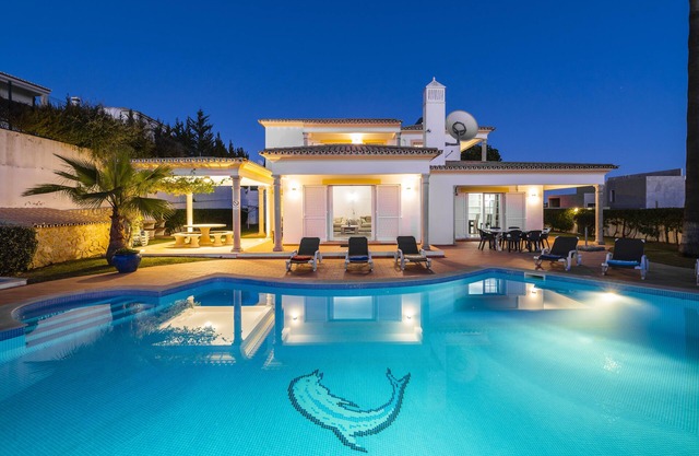 Splendid 4-Bedroom Villa with Sea View - Pool - Air Conditioning - WIFI