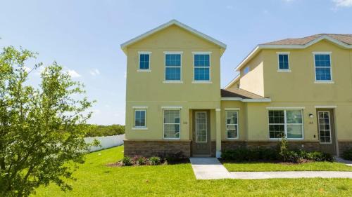 Splendid 4 Bedroom w Pool Close to Disney 132
