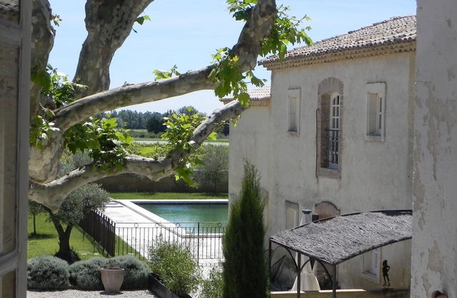 Splendid apartment in centuries old Provence farmhouse