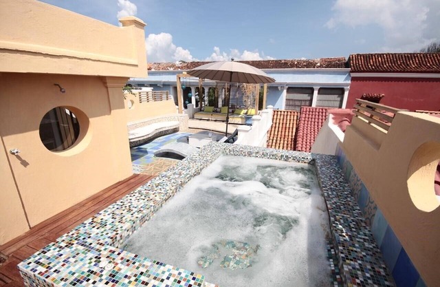 Splendid Colonial Villa with Rooftop & Jacuzzi