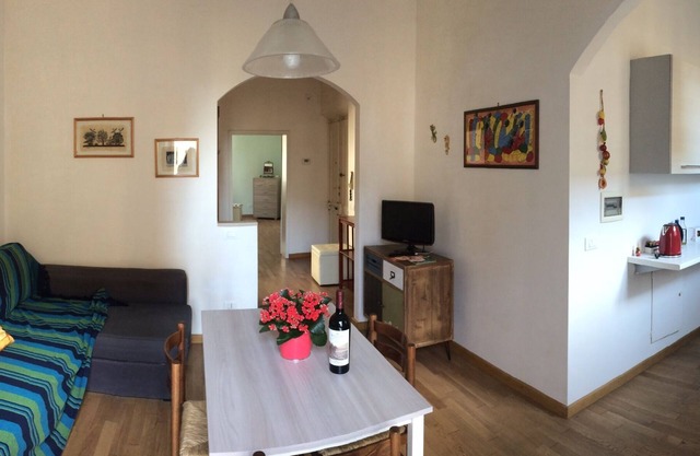 Splendid finely renovated apartment 2 steps from the center