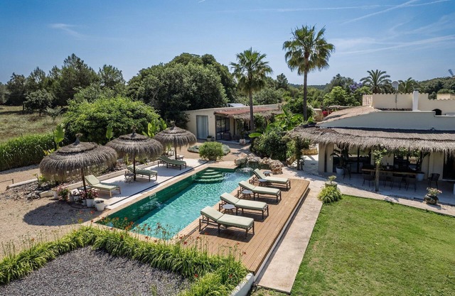 Splendid Mallorca Villa | Villa Draco | 4 Bedrooms | Spacious Furnished Sun.