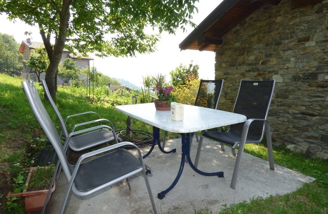 splendid mountain house with large garden, breathtaking lake view