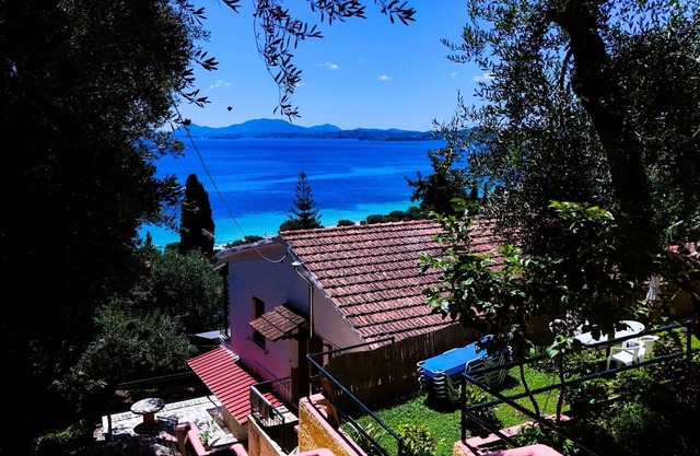 Splendid three-bedroom apartment with magnificent sea views