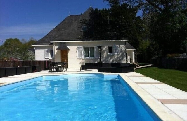 Splendid Villa, near Vannes 350M2, 3000m2 of garden, 7 bedrooms, 14 persons, 4sdb
