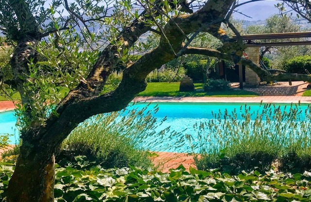 SPOLETO TRANQUILITA + POOL. SLEEPS 20, SPOLETO CENTRE 15 MINS