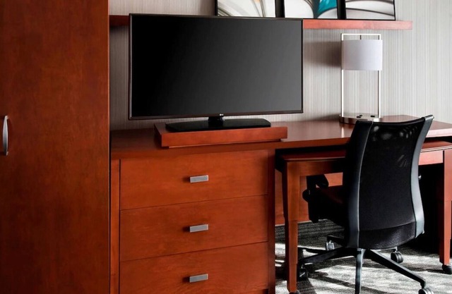 Sports Break! Minutes Away from MetLife Stadium! 3 Classic Units W/ FREE Parking