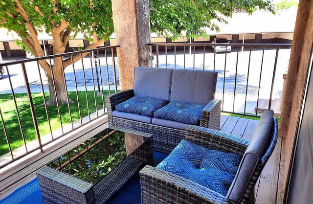 Sports Village 1-bedroom condo with WiFi and two decks