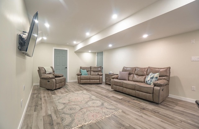 ★Spotless 3BR home near Beaches, Trails & Shrine - Midland, Tiny, Georgian Bay