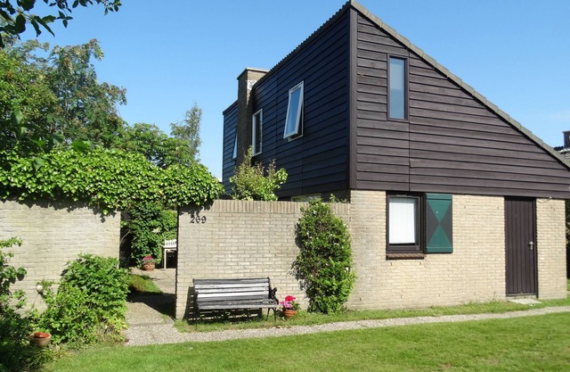 Spring break on Texel. Lovely bungalow in 5 star vacation park.