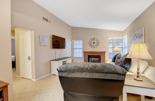 Spring Valley 2 Bedrooms 5 Miles from the Strip