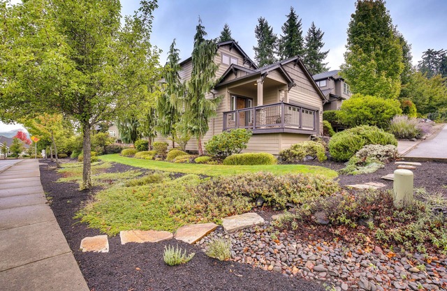 Springfield Home w/Yard ~ 9 Mi to Downtown Eugene