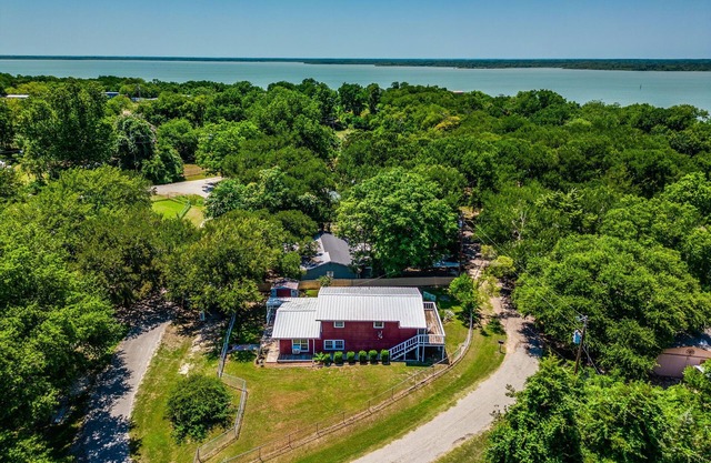 Springhill Lakehouse at Navarro Mills Lake