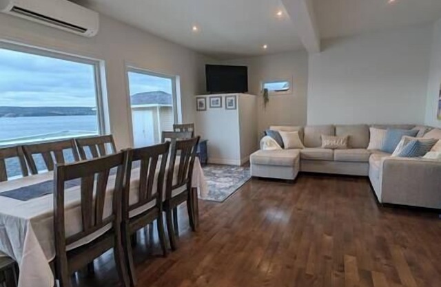 Springhouse Oasis Pet Friendly 2 Bedroom/1.5 Baths