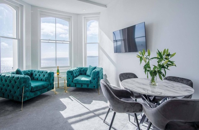 St Catherine's View - 2 Bedroom - Panorama - Tenby